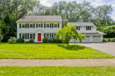 60 Cheshire Dr 1
