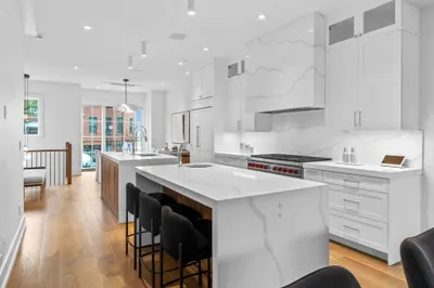 555 E Broadway 1