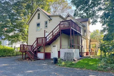 30 Grinnell St 1