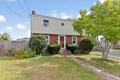 81 Great Hill Dr 1