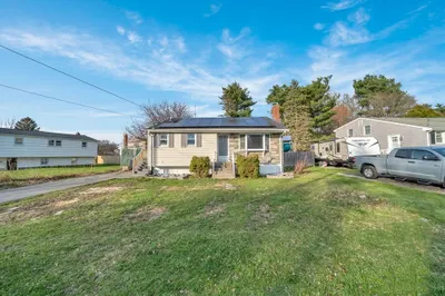 67 Boundary St