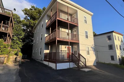 77 Oak St #3 1