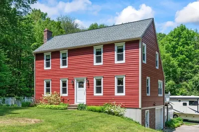 3 Hayes Pond Cir 1