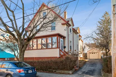 93 Robinson St
