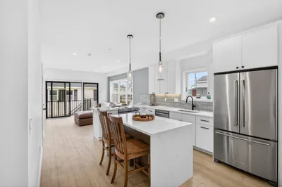 16 Northend Blvd #7 1