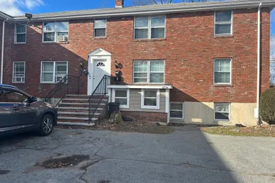 621 Cummins Hwy #F