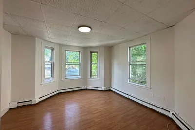 39 Louis St #2 1