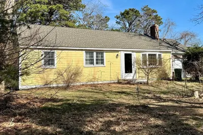 49 Village Ln 1
