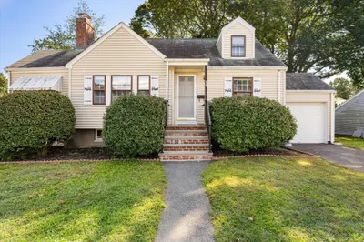 34 Aberdeen Ave