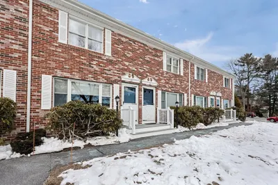 10 Robins St #10