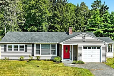 7 Decorie Dr 1