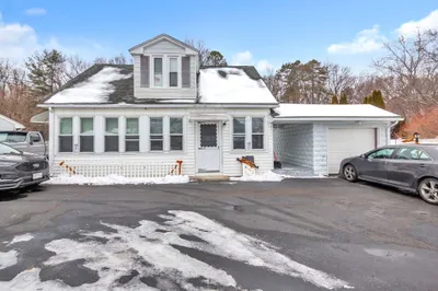 132 Franklin St 1