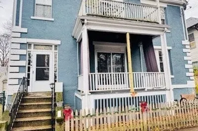 218 Wachusett St #1