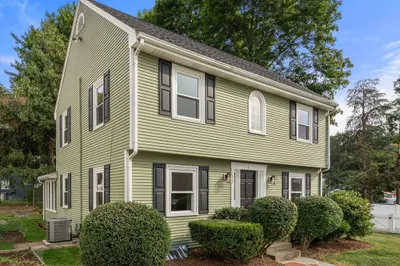 102 Valentine Road 1