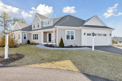7 Mountain Laurel Way 1