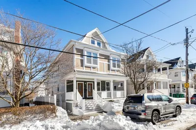 43 Kenmere Rd #1