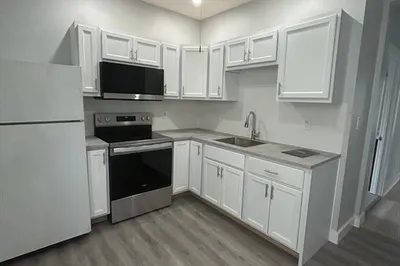 90 Quequechan St #2