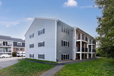 15 Chapel Hill Dr #12