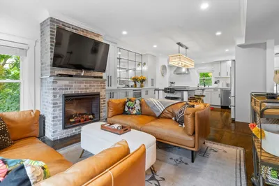 86 Myrtle St #2