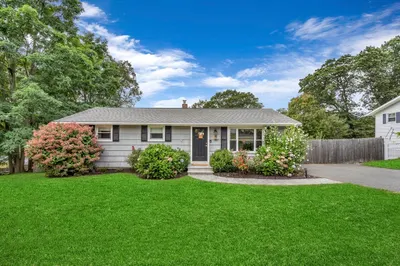 12 Arrowhead Rd