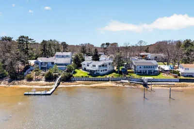 63 Edgewater Drive 1