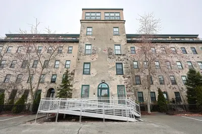 426 Mount Hope Street #207