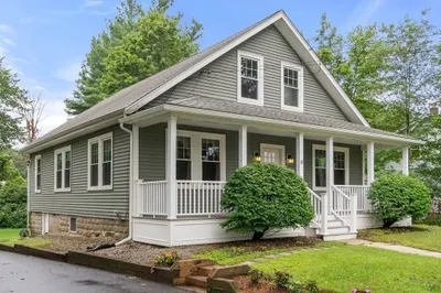 10 Maple Street