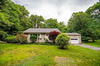 849 Pleasant St 1