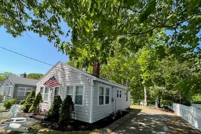 7 Pleasant St
