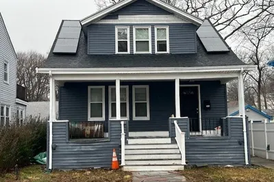26 Hallowell St