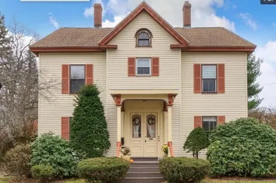 23 Summer St #3 1