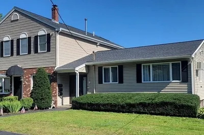 302 Pleasant Street #3 1