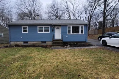30 Reynolds Ave 1