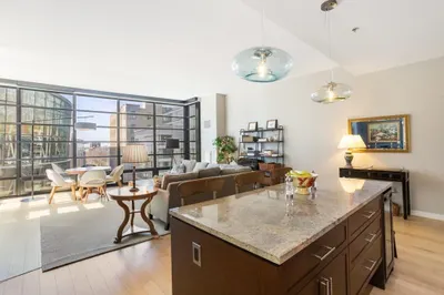 580 Washington #8B