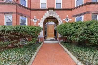 18 Centre St #304 1