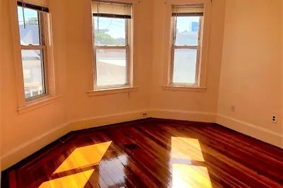 28 Litchfield Street #3 1