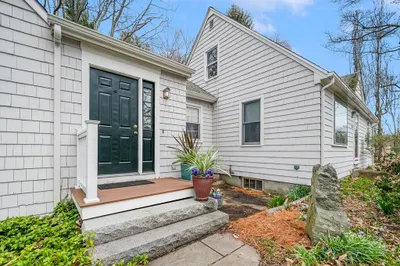 210 Pleasant St