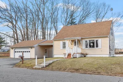 107 Malburn St