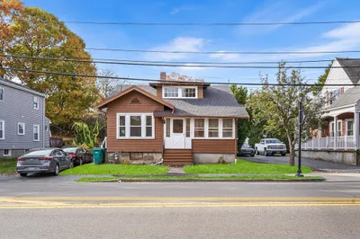 312 Lynnfield St 1
