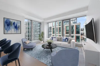 135 Seaport Blvd #1805