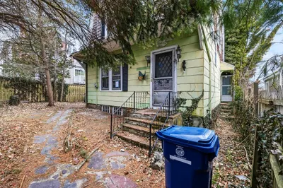 106 7th St