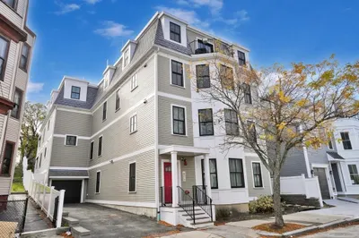 213 E Eagle St #3 1