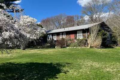 27 Terry Dr 1