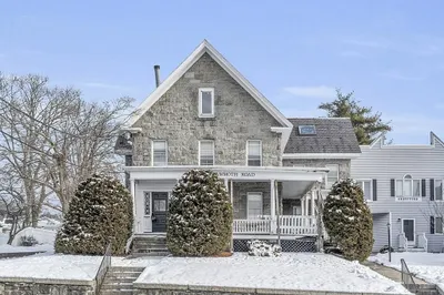 325 Mammoth Rd #3 1