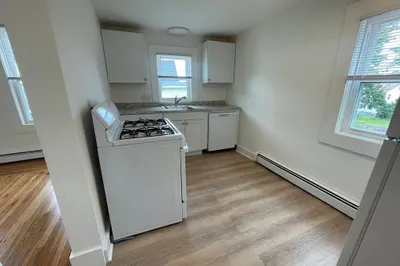 63 Stewart St #4