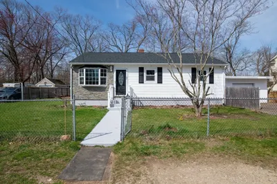 44 Bruce St