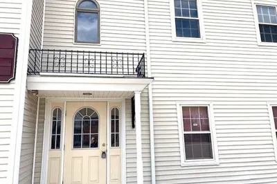 170 Main St #203