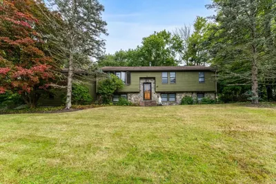 9 Karen Ln 1