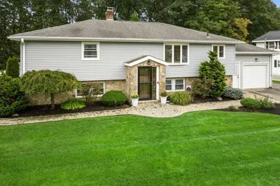 57 Maury Ln