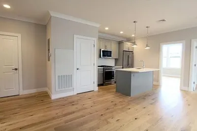 31 Orleans St #Unit 303